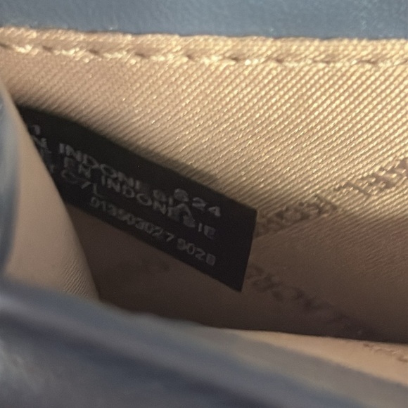 Michael Kors Jet Set Item Large Zip Around Crossbody Wallet in Denim - NEW - Picture 10 of 13